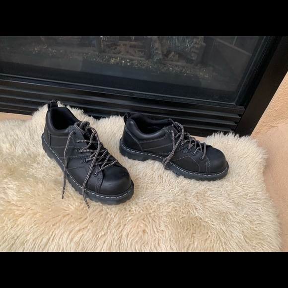 Black Men’s Dr. Martens - Picture 2 of 10